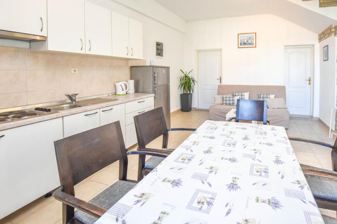 Apartments Flora Pakostane Ngoại thất bức ảnh