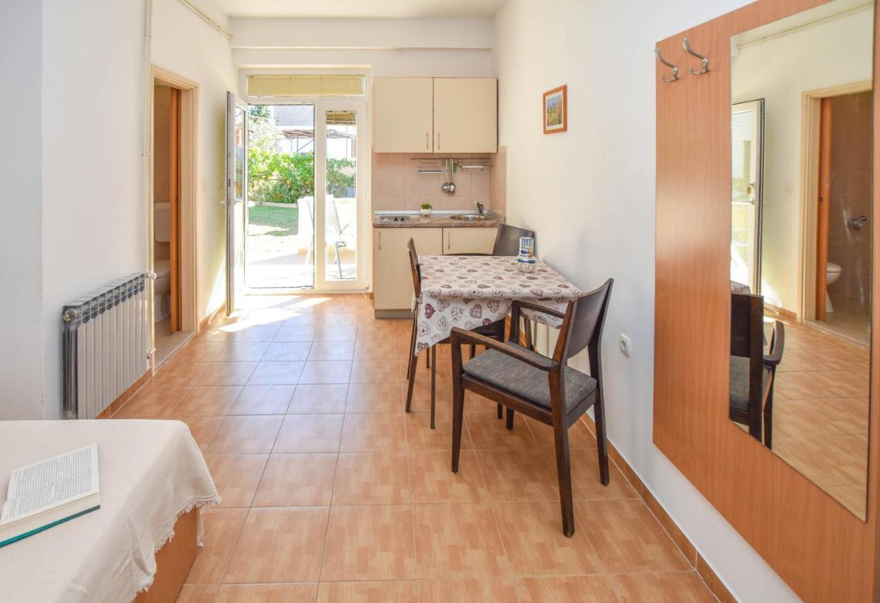 Apartments Flora Pakostane Ngoại thất bức ảnh